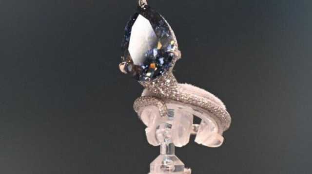 بـ 30 مليون دولار.. طرح ماسة «ميلون بلو» النادرة في مزاد علني بجنيف بعد غد