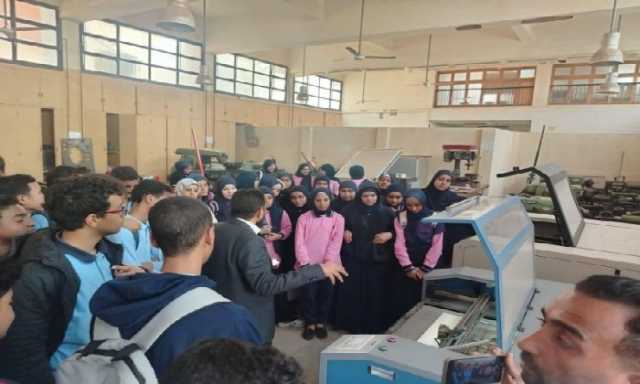 في زيارة علمية تطبيقية.. كلية الهندسة بجامعة الأزهر بقنا تستقبل طلاب مدرسة المتفوقين STEM