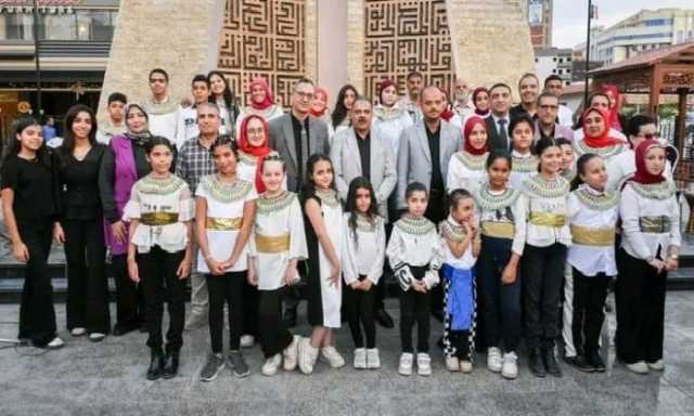 محافظ الشرقية يشهد عروضًا فنية احتفالًا بافتتاح المتحف المصري الكبير