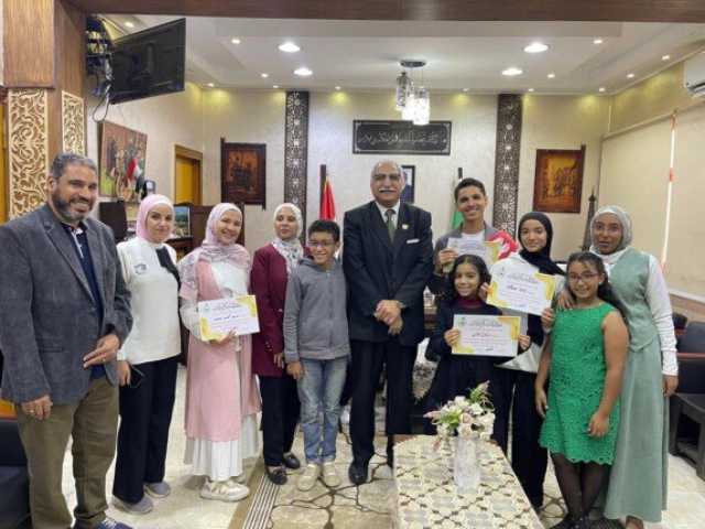 مدير تعليم القليوبية يكرم أبطال التميز في «تحدي القراءة وأصدقاء المكتبات»