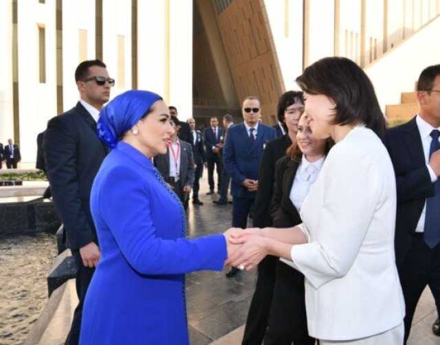 السيدة انتصار السيسي: أشعر بالفخر لاستقبال السيدة كيم هي-كيونج في المتحف المصري الكبير