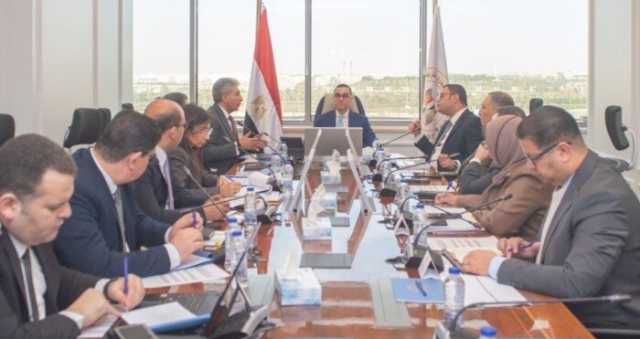 وزراء الاستثمار والسياحة والإسكان يناقشون سبل تعزيز قطاع السياحة