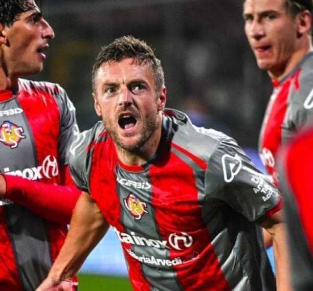 فاردي يتفوق على لاوتارو وماينان ويحصد جائزة لاعب نوفمبر في الكالتشيو