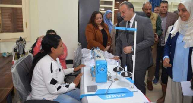 محافظ أسيوط يفتتح مشغل خياطة جديد بقرية بني رافع بمنفلوط