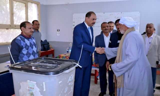 محافظ سوهاج يتفقد لجان انتخابات اليوم الأول لمجلس النواب في الدائرة السادسه والسابعة