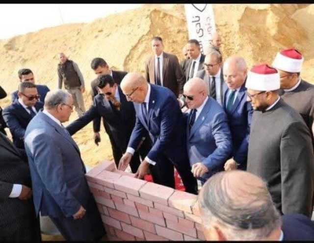 رئيس محكمة النقض يضع حجر أساس مسجد شهداء القضاة بالتجمع السادس