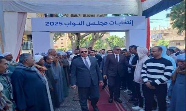 مساعد وزير الداخلية لجنوب الصعيد ومدير أمن الأقصر يتفقدان سير العملية الانتخابية