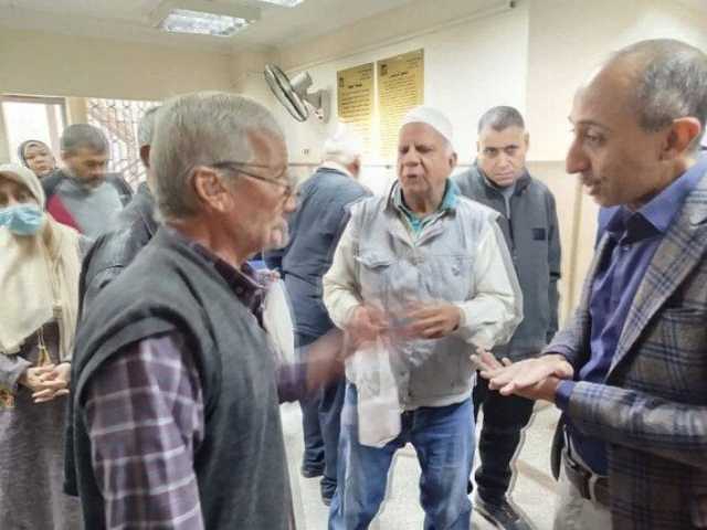 مدير فرع القاهرة للتأمين الصحي يجري زيارة مفاجئة لعيادة 15 مايو