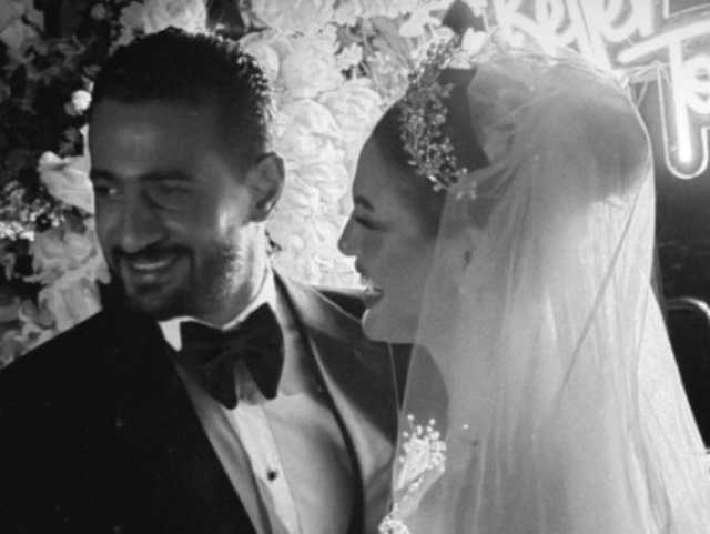 بالفستان الأبيض.. تفاعل واسع مع حفل زفاف دارين حداد (فيديو)