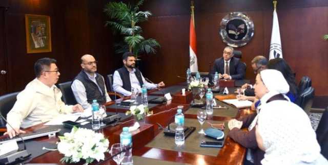 هيئة الاستثمار تبحث مع «Fountain Set limited» الصينية إنشاء مجمع صناعي للغزل والنسيج