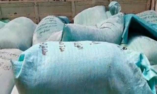 قبل بيعه في السوق السوداء.. ضبط كمية من الدقيق المدعم داخل منخل بالبحيرة