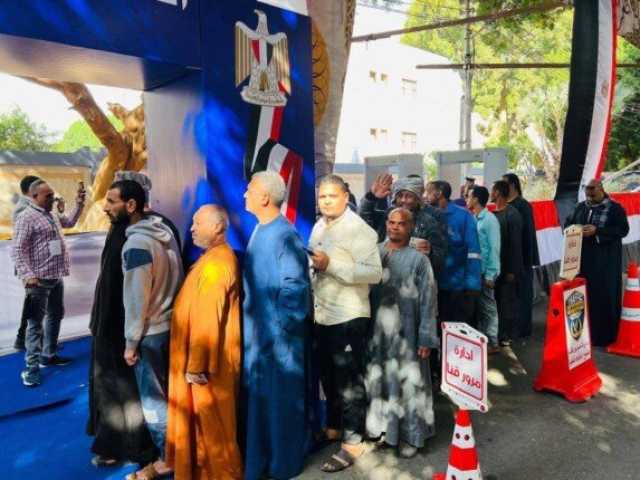 كبار السن والمرأة يتصدرون المشهد.. إقبال متزايد على لجان قنا للتصويت في انتخابات النواب 2025