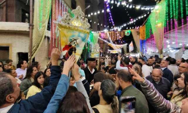 آلاف الأقباط يحتفلون بعيد القديس أبو سيفين في الإسكندرية