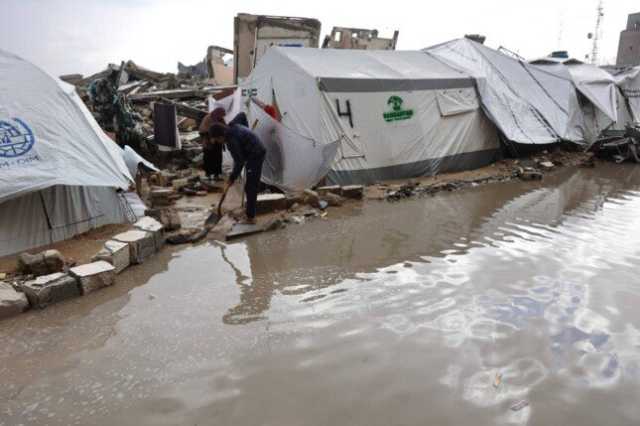 فيضانات وموت تحت الأنقاض: فصل جديد من الكارثة الإنسانية يضرب مخيمات غزة (تفاصيل)