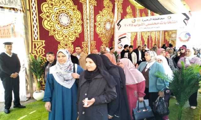 السيدات يتصدرن المشهد وكبار السن يتحدّون المرض في ثاني أيام انتخابات النواب بالبحيرة