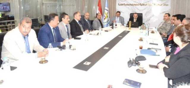 محافظ أسيوط يتابع من غرفة العمليات الرئيسية سير العملية الانتخابية