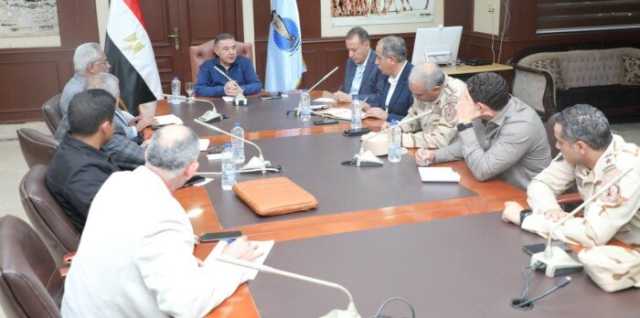 استعدادًا لفصل الشتاء.. محافظ البحر الأحمر يوجّه بسرعة صيانة مصارف الأمطار بالغردقة