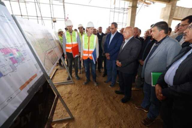 وزير النقل يتفقد محطات ومسارات الخط الثاني لشبكة القطار السريع