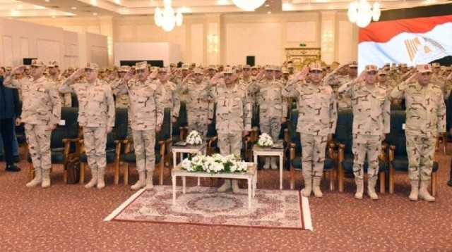 وزير الدفاع يلتقي مقاتلي قوات حرس الحدود ويكرم عددا من المتميزين