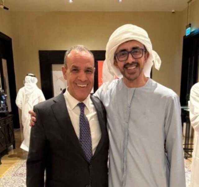 على هامش منتدى صير بني ياس.. وزير الخارجية يلتقي نظيره الإماراتي نائب رئيس مجلس الوزراء