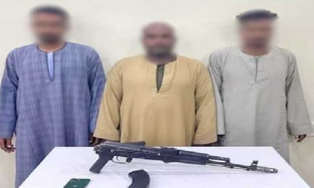 الداخلية تكشف حقيقة واقعة الاعتداء على سائق وتحطيم زجاج سيارته بقنا