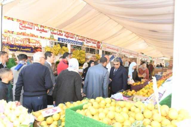 محافظ الدقهلية يتفقد المعرض الدائم للسلع الغذائية بالمنصورة ويوجه بتوفير المزيد من التخفيضات للمواطنين