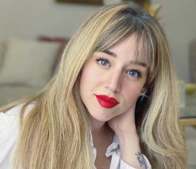 فرح الزاهد تروج لمسلسل روج أسود بهذه الطريقة «صورة»