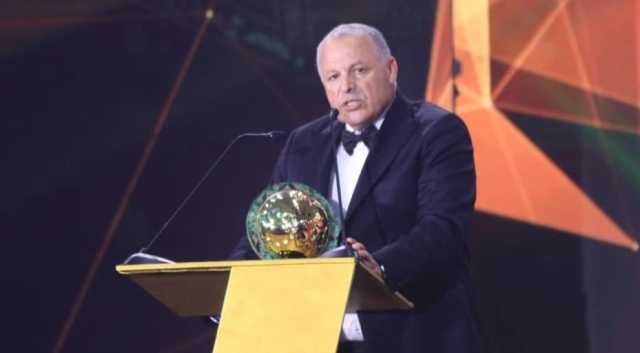 أبو ريدة يوافق على التصميمات الجديدة لزي المنتخب الوطني لكرة القدم