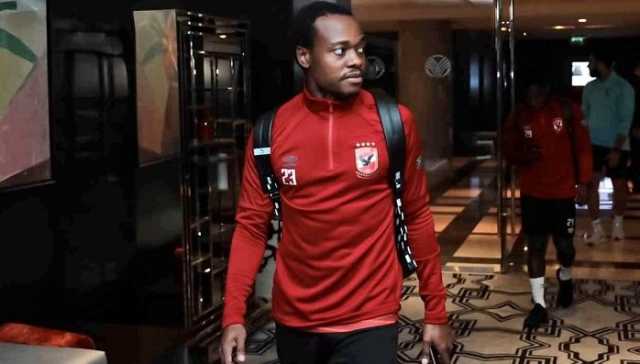 مستقبل غامض لـ بيرسي تاو.. لاعب الأهلي يثير أزمة داخل القلعة الحمراء.. والزمالك يراقب