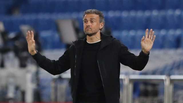 إنريكي يتغنى بحارس باريس سان جيرمان بعد التتويج بالسوبر الأوروبي
