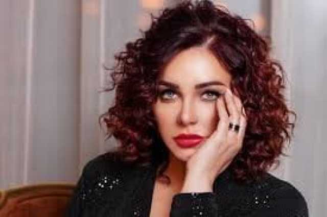 سلاف فواخرجي بعد استقرارها في مصر: «السلام عقيدة وطن وإرادة شعب»