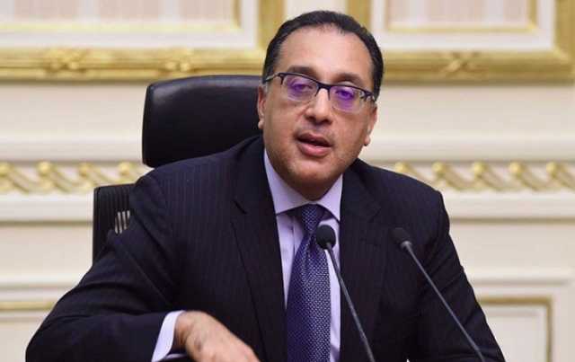 اليوم.. بدء تطبيق قرار العمل من المنزل للوزارات والجهات الحكومية