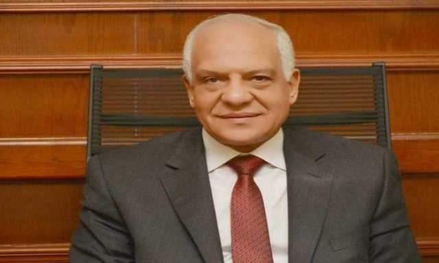 محافظ الجيزة يعتمد ترقية 5064 معلماً وأخصائياً من شاغلى وظائف المعلمين