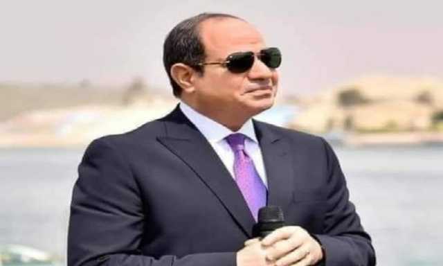 مكالمة من الرئيس السيسي تقطع مداخلة رئيس قناة السويس مع أحمد موسى.. فيديو