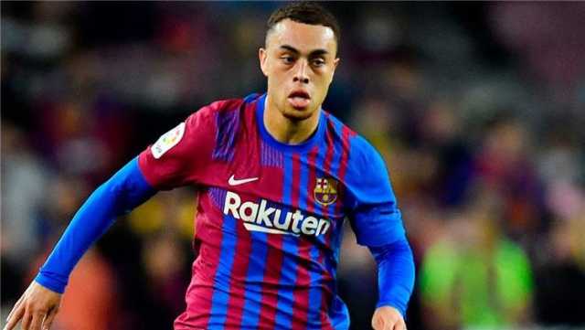 رسميًا.. برشلونة يعلن رحيل ديست إلى أيندهوفن الهولندي