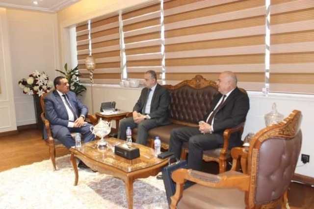وزير التنمية المحلية يتابع مع محافظي سوهاج وقنا بدء تشغيل المجمعات الحكومية بقرى 'حياة كريمة'