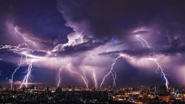 تفسير رؤيا البرق والمطر في المنام لابن سيرين