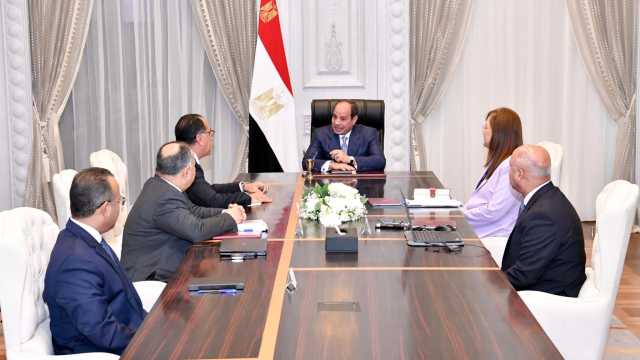 الرئيس السيسي يتابع الموقف التنفيذي للخطة الاستثمارية لمشروعات النقل