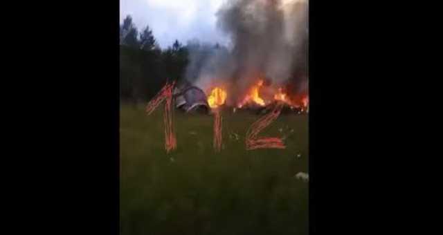 تناثرت أشلاؤهم.. أول فيديو من موقع سقوط طائرة «يفغيني بريغوجين»