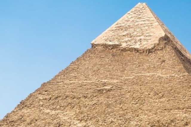 قطاع الآثار: لم يتم المساس بأحجار الهرم الأصلية.. وما حدث كان تغييرا في كابلات الإضاءة