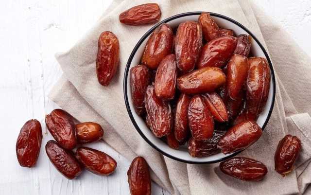 أبرزها تعزيز صحة القلب وعلاج فقر الدم.. ما هي فوائد التمر لـ الأطفال والكبار؟