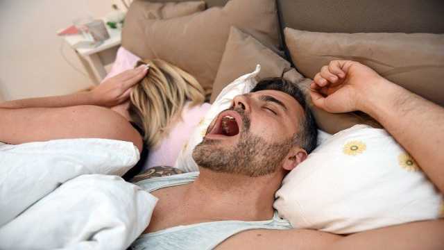 احذر هذه العادة الليلية.. قد تكشف سرًّا خطيرًا عن صحتك
