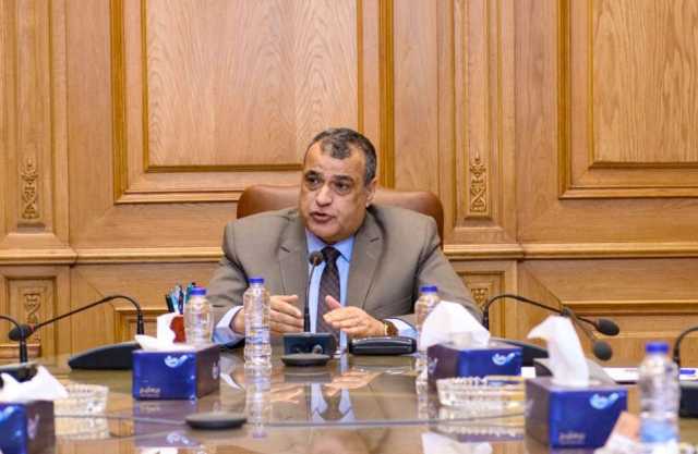 وزير الدولة للإنتاج الحربي يتابع خطط التسويق لمنتجات الشركات التابعة