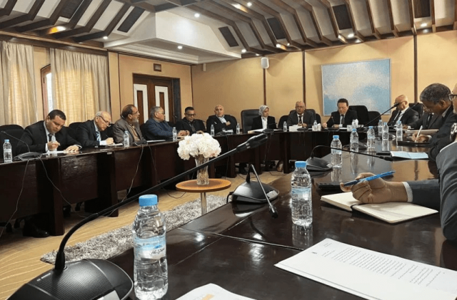 لجنة القيادة بوزارة النقل واللوجستيك تتدارس قضايا قطاع النقل الطرقي العمومي للمسافرين بين المدن