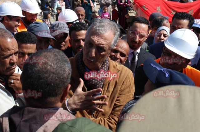 سكوب .. الوالي شوراق يتدخل لفض اعتصام المتضررين من الأراضي السلالية بجماعة حربيل +فيديو وصور