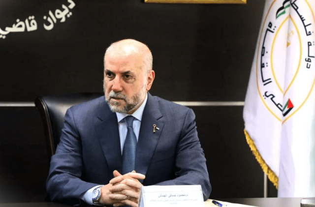 مستشار الرئيس الفلسطيني: الدعم الانساني من المملكة المغربية سيخفف من وطأة معاناة سكان قطاع غزة