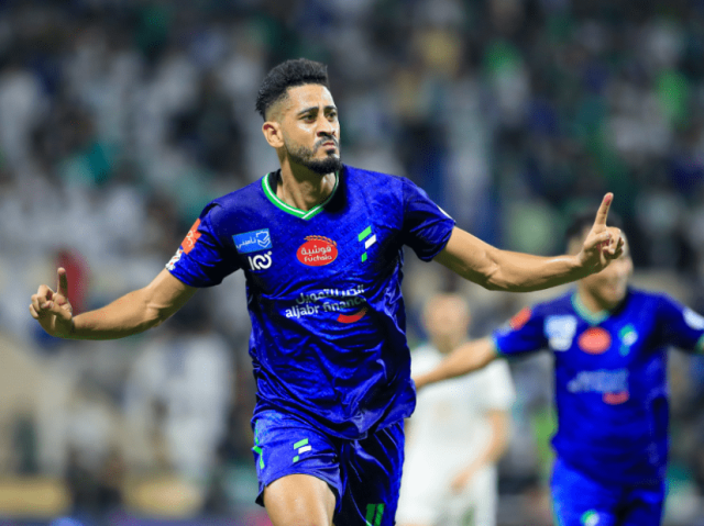 ليلة تألق المغربي باتنا.. الفتح يقسو على أهلي جدة في دوري “روشن”