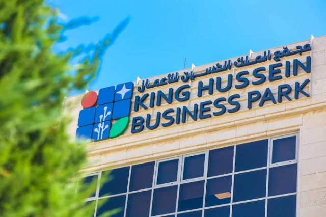 “الملك الحسين للأعمال” يطلق مراحل تطوير جديدة ويوقع اتفاقيات لإنشاء شقق فندقية