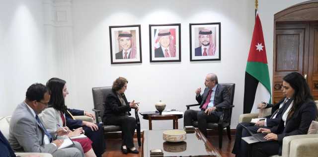وزير الخارجية يلتقي السيناتور الأميركية روزين