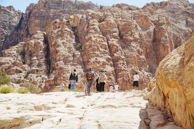 “مسار الخرمة” في البترا يجذب 26 مكتبًا سياحيًا لتعزيز سياحة المغامرة والتنمية المحلية